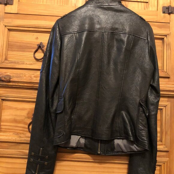 leather jacket - Picture 4 of 7